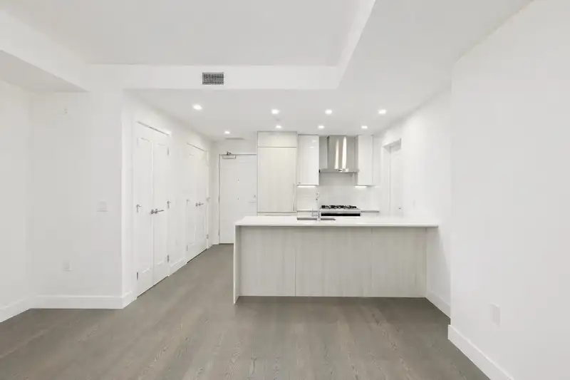 205 488 W 58TH AVENUE - photo 3 of 15