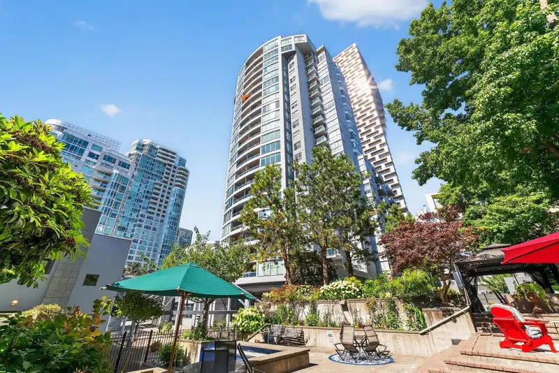 1501 1500 HOWE STREET - photo 1 of 19
