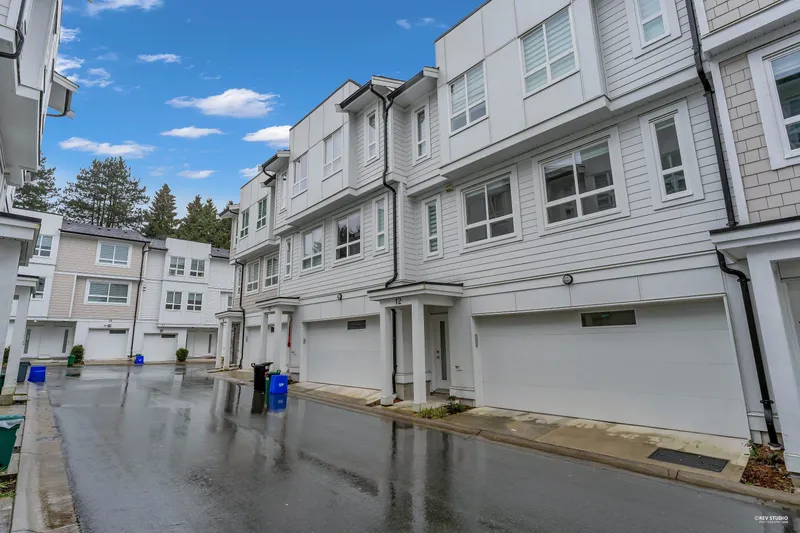 12 8181 135A STREET - photo 2 of 25