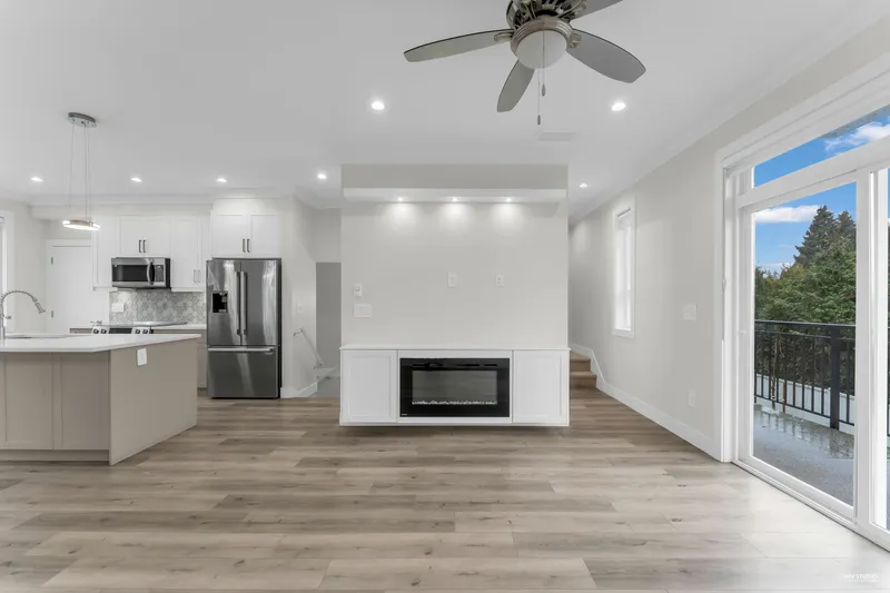 12 8181 135A STREET - photo 4 of 25