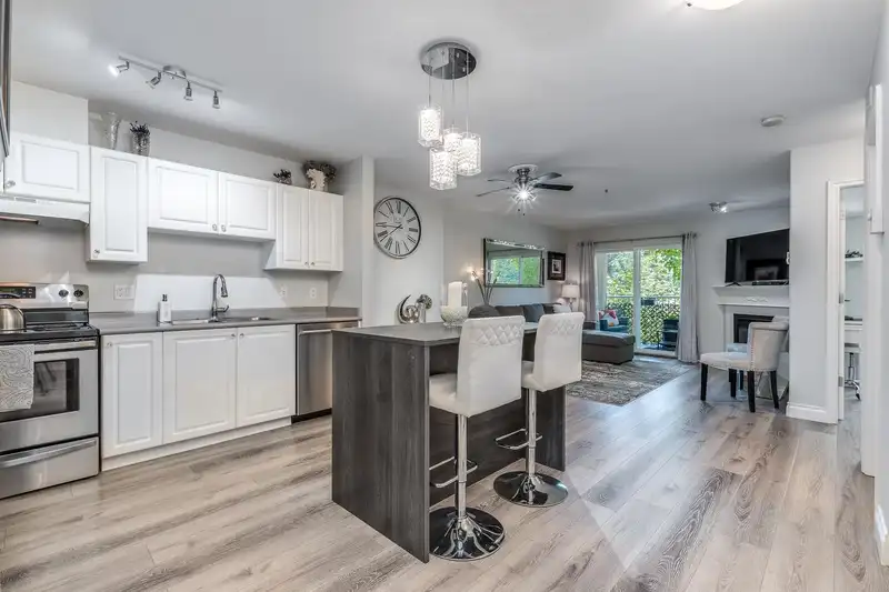 203 22230 NORTH AVENUE - photo 3 of 22