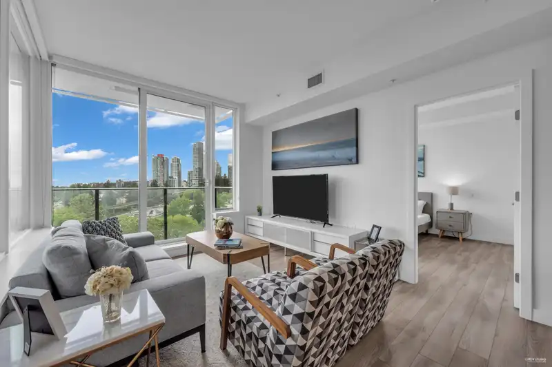 909 6699 DUNBLANE AVENUE - photo 2 of 40