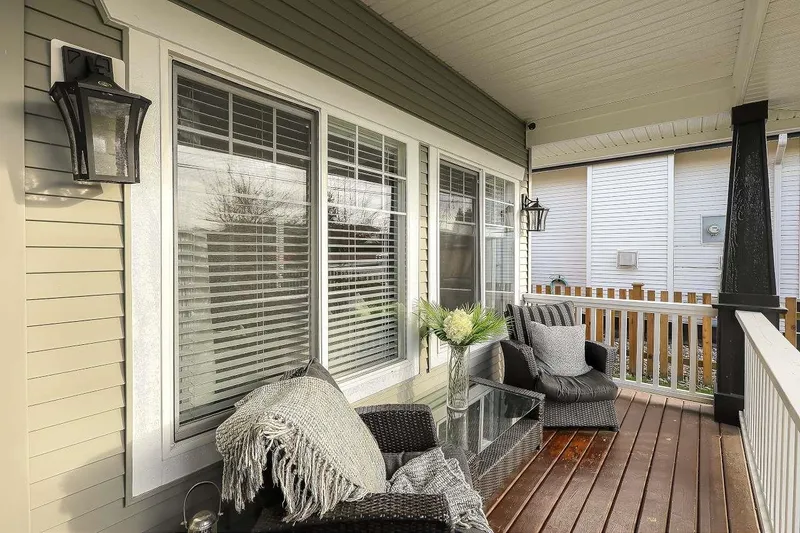 6842 184TH STREET - photo 4 of 25