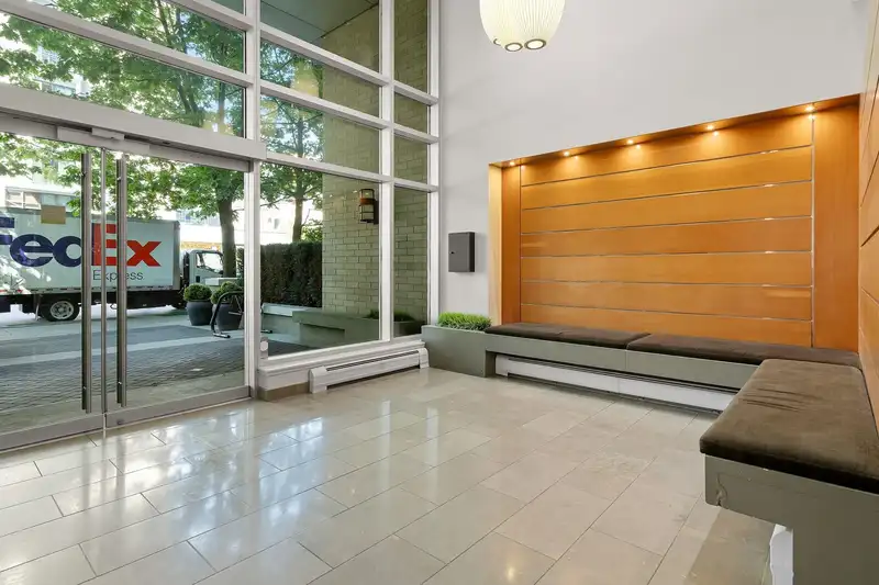 907 175 WEST 2ND ST STREET - photo 3 of 25