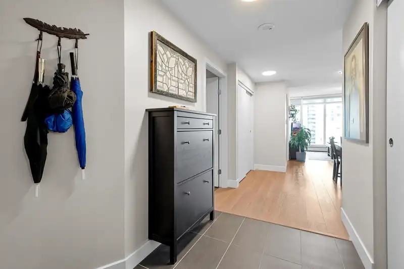 907 175 WEST 2ND ST STREET - photo 4 of 25