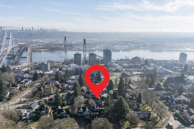 118 QUEENS AVENUE - photo 2 of 21