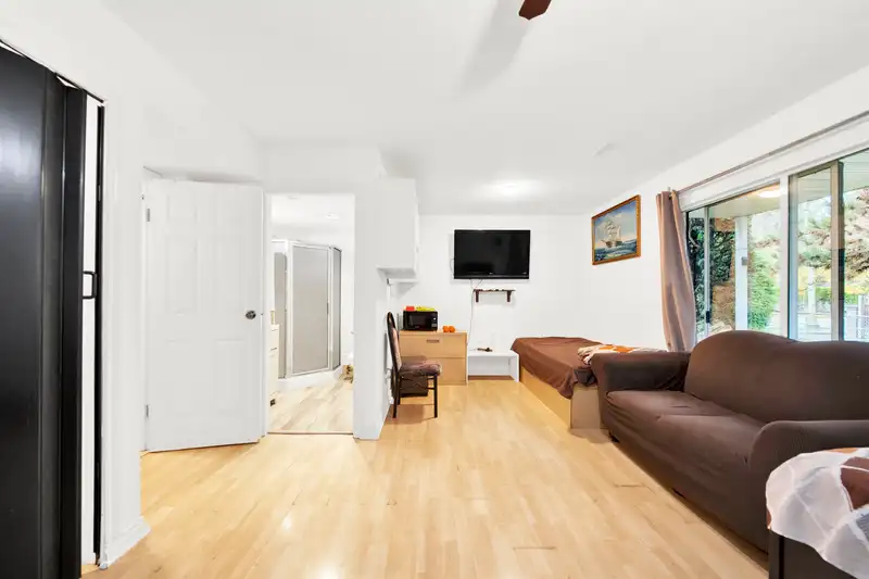 44 8280 121A STREET - photo 3 of 36