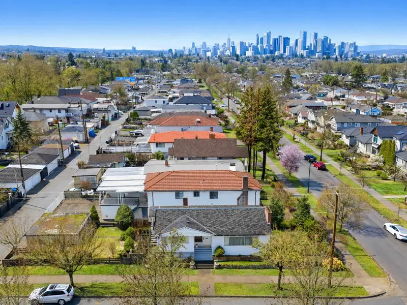 1415 KASLO STREET - photo 2 of 24