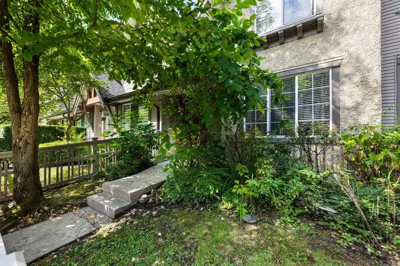 41 8415 CUMBERLAND PLACE - photo 3 of 36