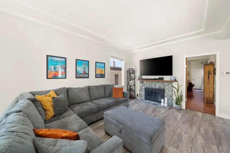 5743 ST. MARGARETS STREET - photo 4 of 36