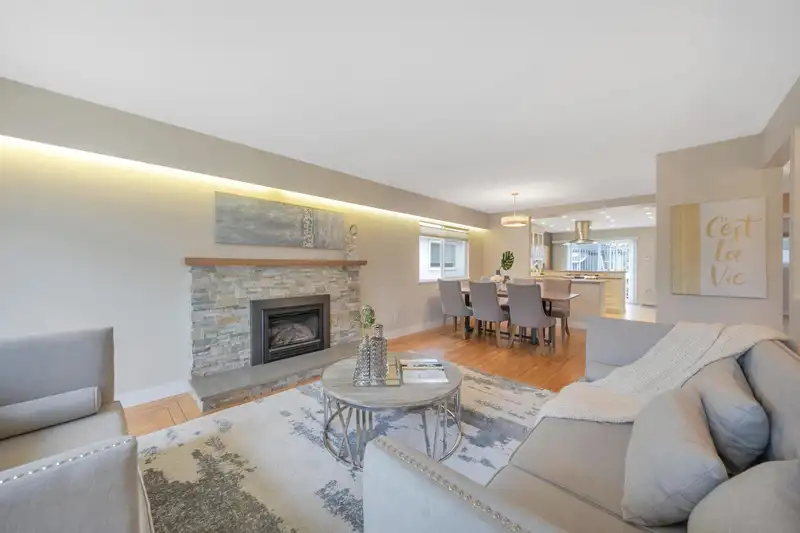 3047 E 19TH AVENUE - photo 2 of 35