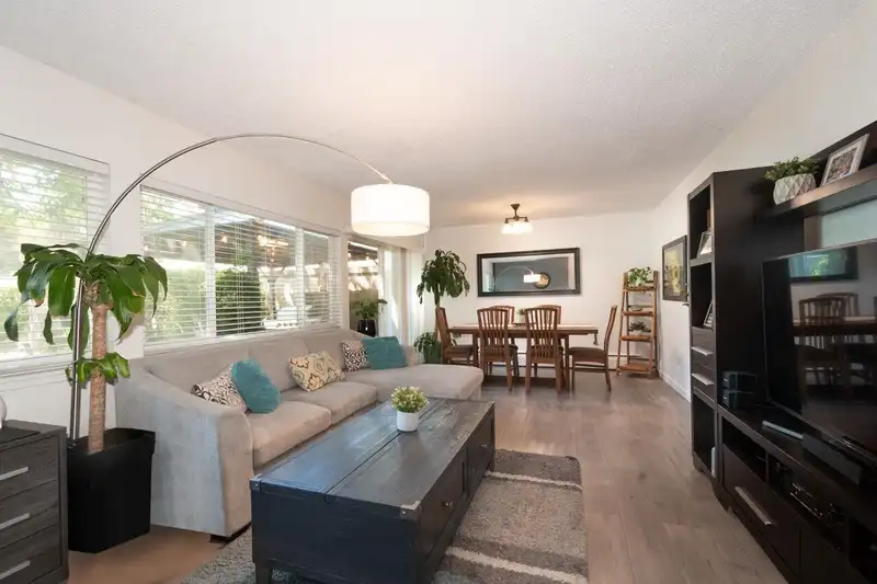 2765 WESTVIEW DRIVE - photo 4 of 40