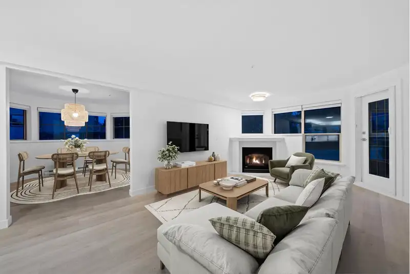 508 78 RICHMOND STREET - photo 1 of 40
