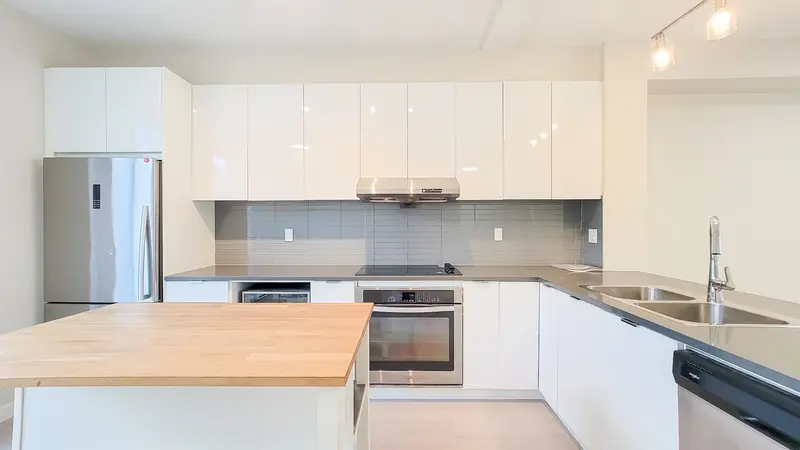 100 5550 ADMIRAL WAY - photo 3 of 25