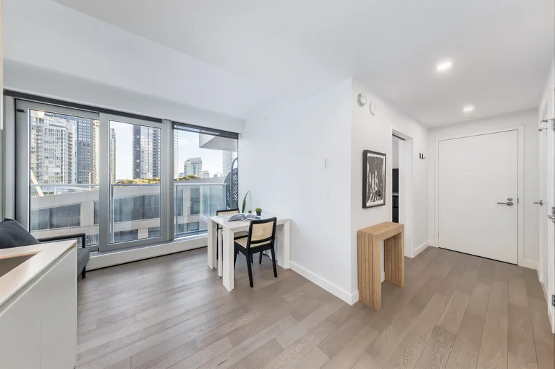 1001 1480 HOWE STREET - photo 4 of 17