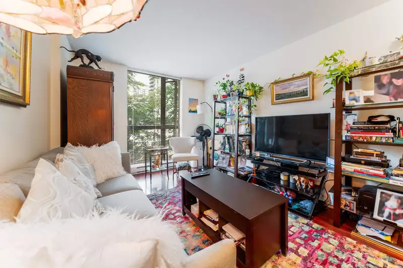 304 1295 RICHARDS STREET - photo 2 of 16