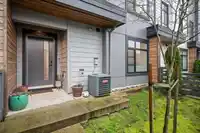 33 7127 193A STREET - thumbnail 18