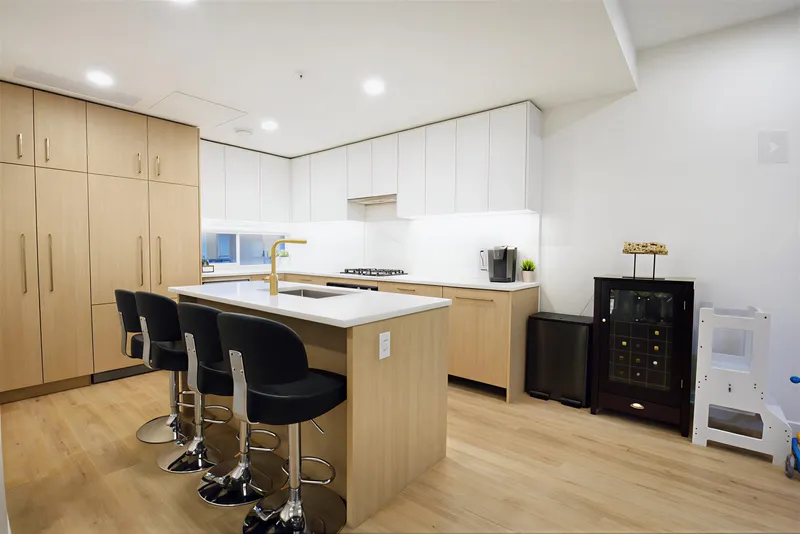 202 381 CLAYTON STREET - photo 3 of 23