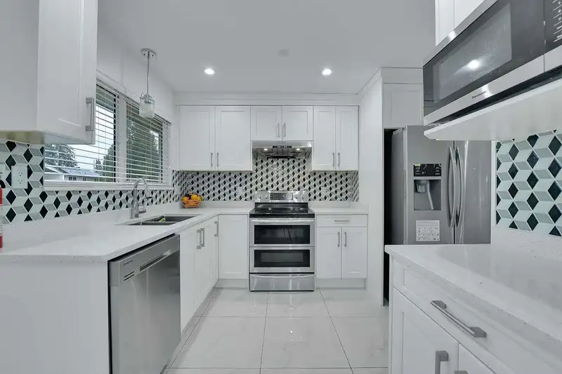 11411 89 AVENUE - photo 1 of 38
