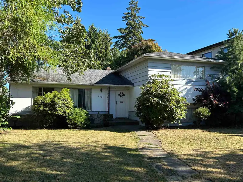 2621 MCBAIN AVENUE - photo 2 of 18