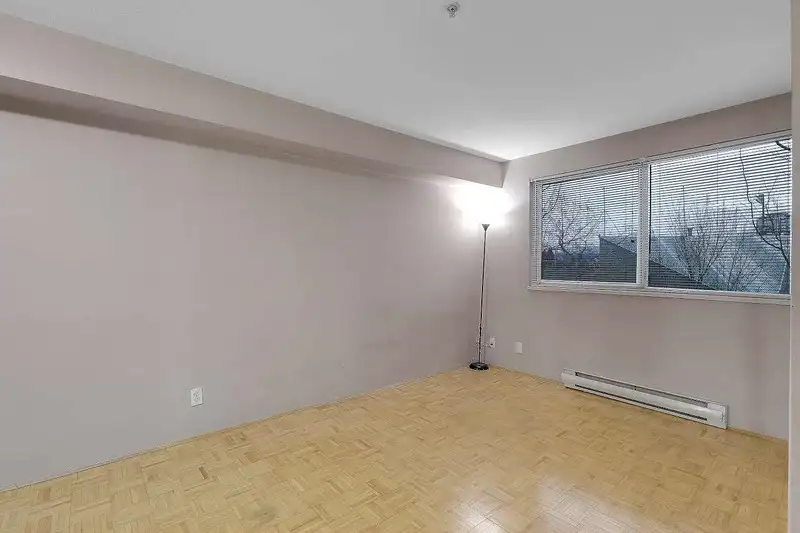 308 10533 UNIVERSITY DRIVE - photo 3 of 27