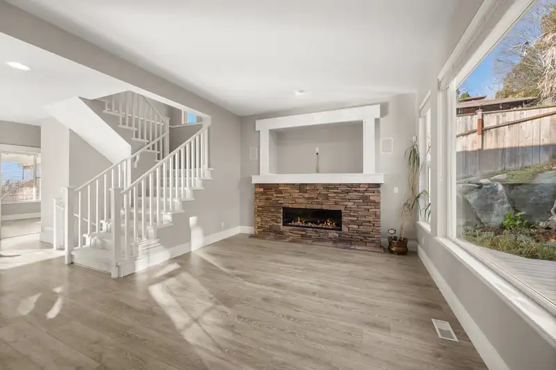 14 BIRCHWOOD CRESCENT - photo 3 of 40