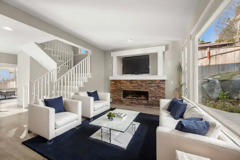 14 BIRCHWOOD CRESCENT - photo 4 of 40