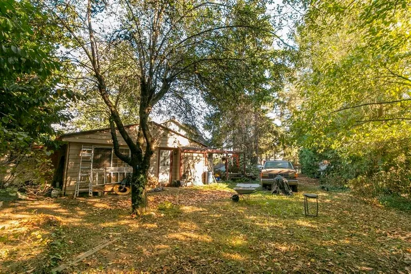 631 RODERICK AVENUE - photo 4 of 6