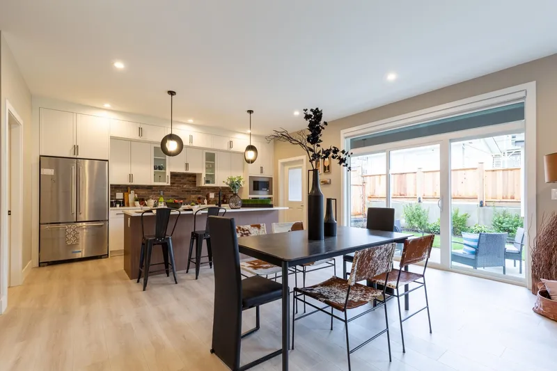 3 1211 THOMAS AVENUE - photo 1 of 25