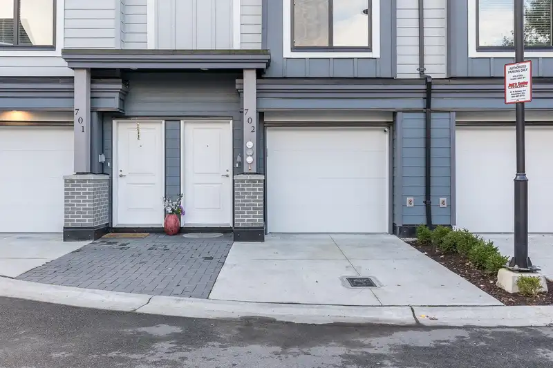 702 2267 MCKENZIE ROAD - photo 3 of 39