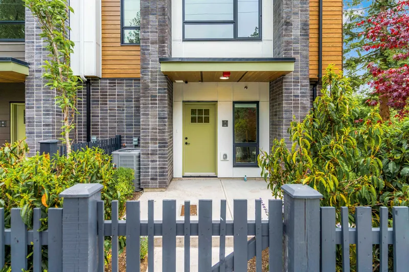 6 7946 204 STREET - photo 4 of 25