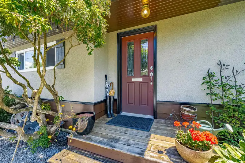 12166 220 STREET - photo 3 of 38