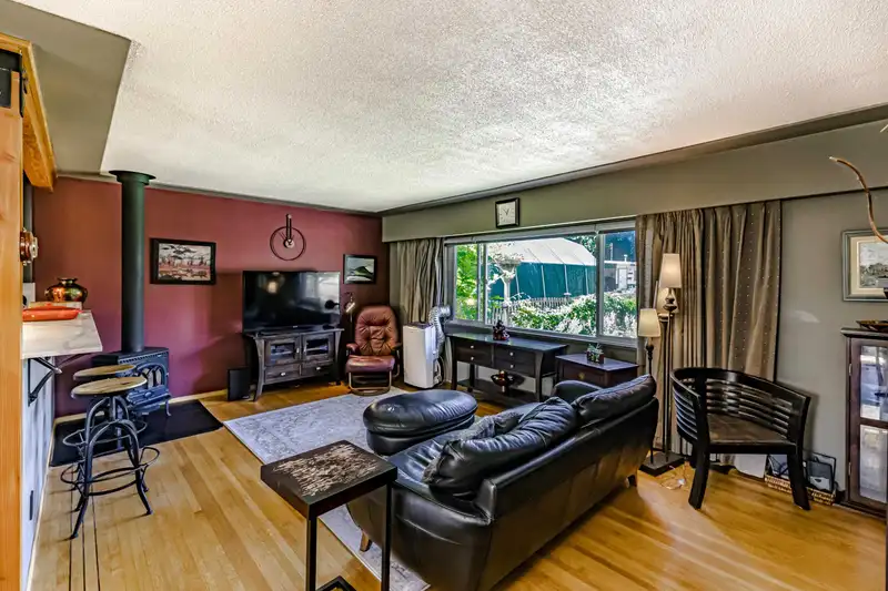 12166 220 STREET - photo 4 of 38