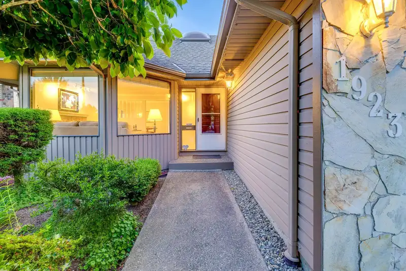 1923 141A STREET - photo 3 of 40