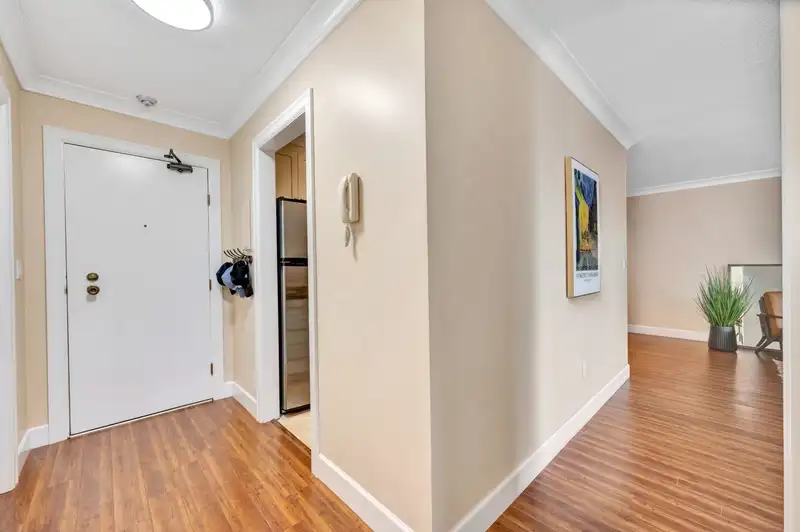 302 721 HAMILTON STREET - photo 2 of 29