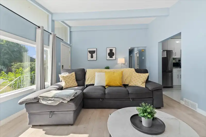 45415 BARTON AVENUE - photo 4 of 40