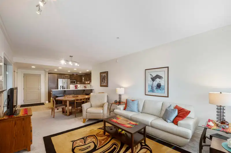 407 1787 154 STREET - photo 4 of 40
