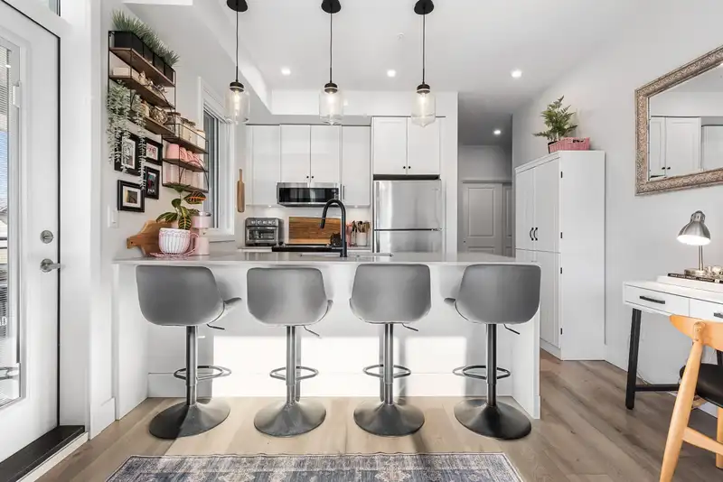 203 6045 CHILLIWACK RIVER ROAD - photo 1 of 23