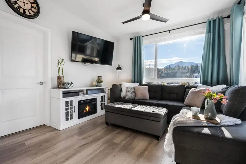 203 6045 CHILLIWACK RIVER ROAD - photo 2 of 23