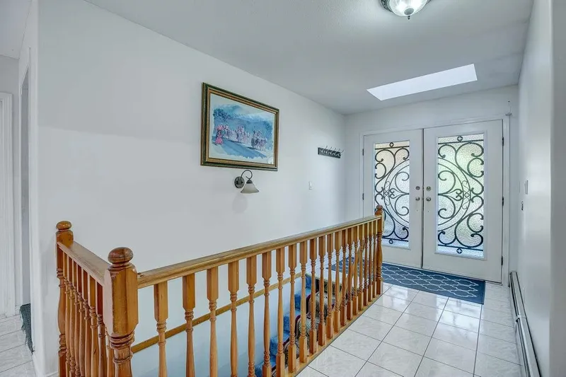 12224 68 AVENUE - photo 4 of 25