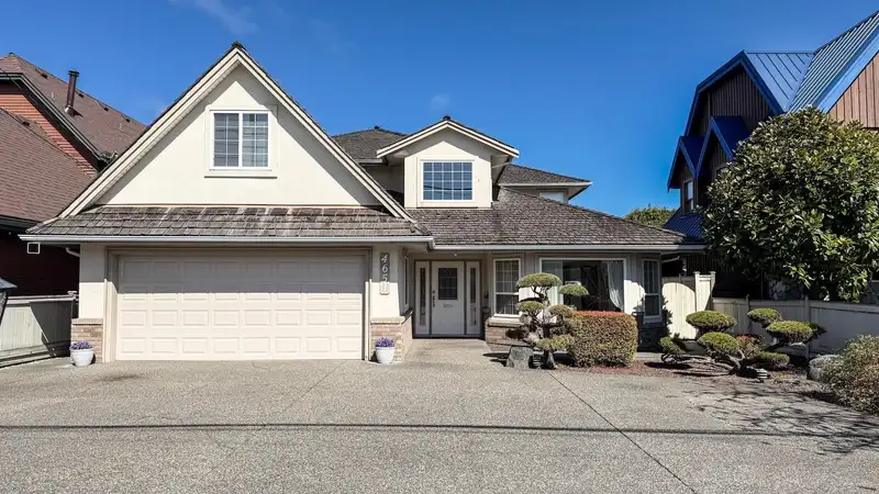 4651 MONCTON STREET - photo 1 of 38