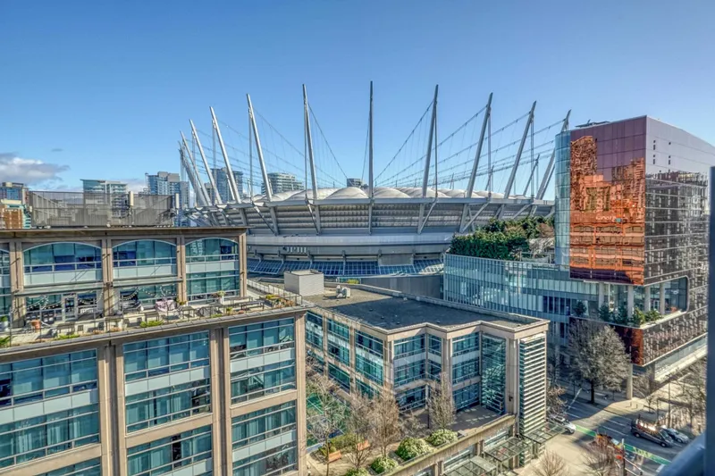 1707 928 BEATTY STREET - photo 1 of 25