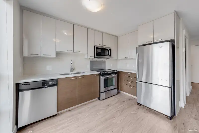 403 258 SIXTH STREET - photo 2 of 19