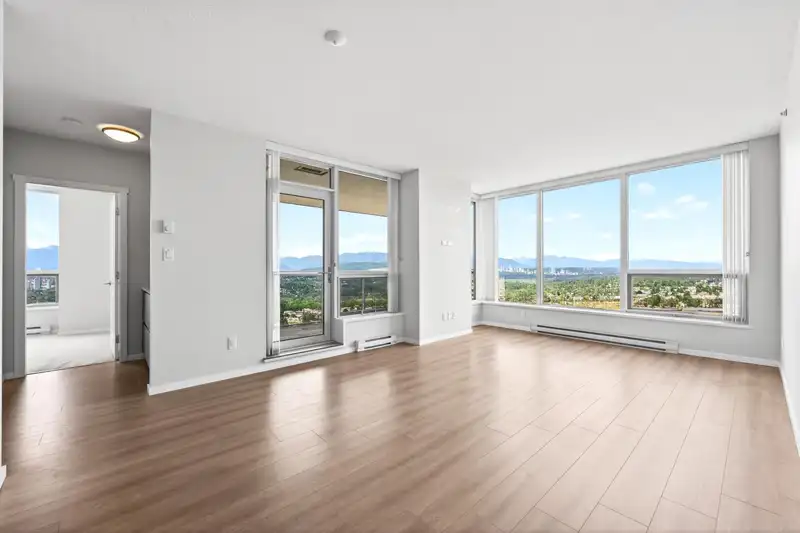 2806 6638 DUNBLANE AVENUE - photo 2 of 29