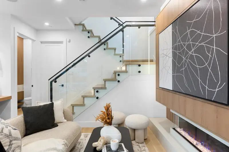 1 2435 NAPIER STREET - photo 4 of 23