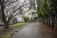 1976 WARWICK AVENUE - thumbnail 3