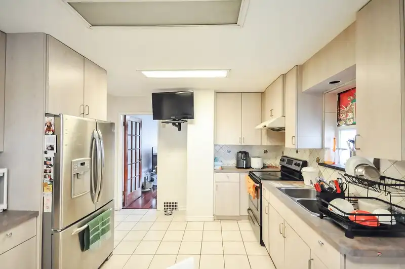 3156 ADANAC STREET - photo 3 of 33