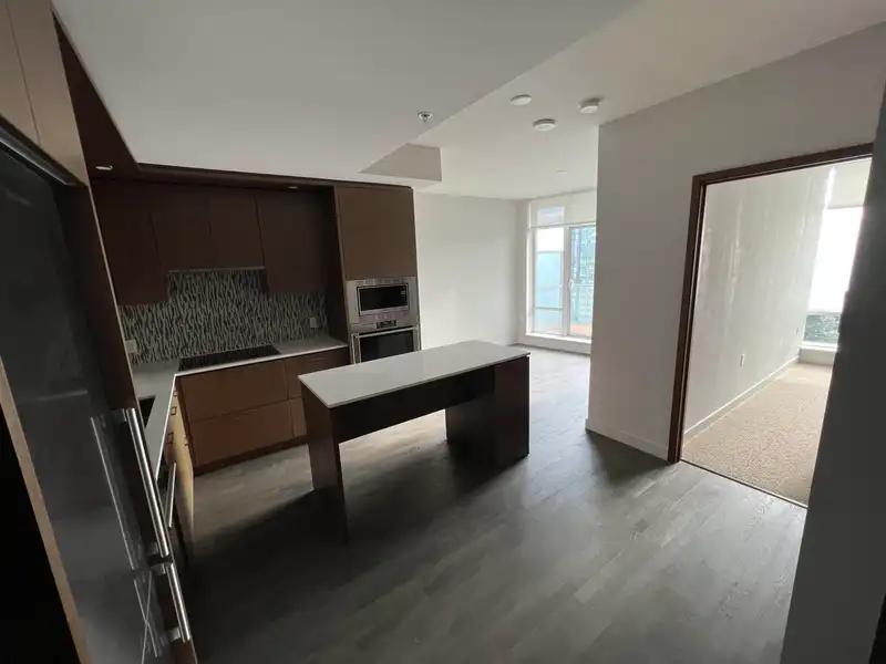 1808 13495 CENTRAL AVENUE - photo 2 of 11