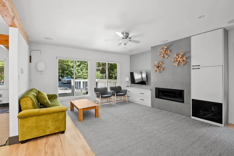 6716 CRABAPPLE DRIVE - photo 2 of 23