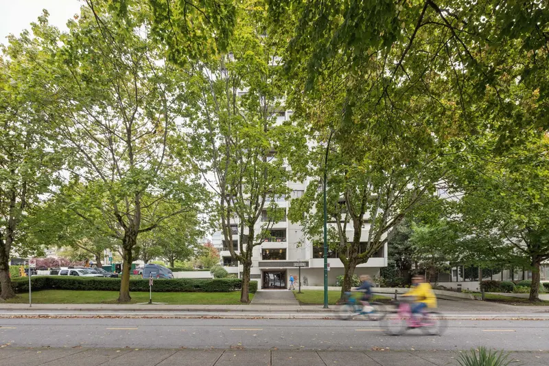 301 1995 BEACH AVENUE - photo 1 of 22